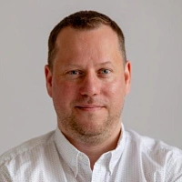 Павел Опарин