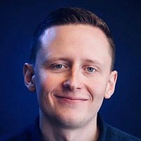 Денис Голованов