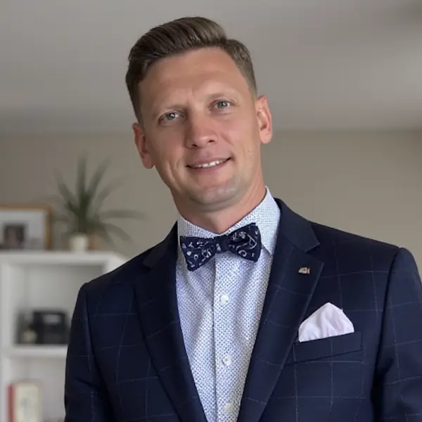 Александр Иванов