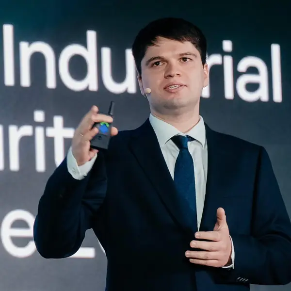 Антон Иванов